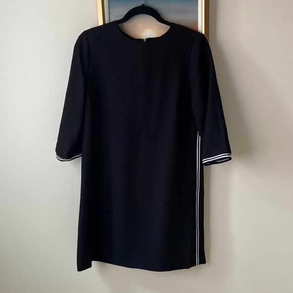Banana Republic Black shift dress - Picture 1 of 3